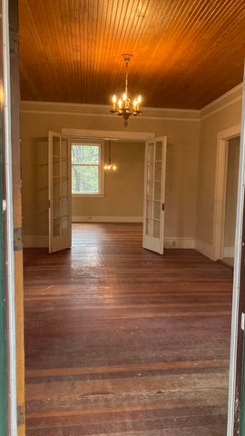 41008 Old School Road, Fall River Mills, CA 96028