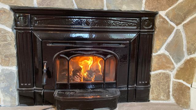 41008 Old School Road, Fall River Mills, CA 96028