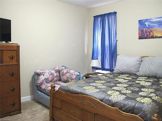 2033 Tea Berry Court, Winston-salem, NC 27127
