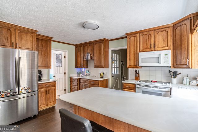 4 The Trail SE, Lindale, GA 30147