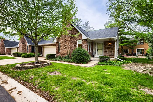 202 Stone Manor Circle, Batavia, IL 60510