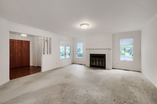 202 Stone Manor Circle, Batavia, IL 60510