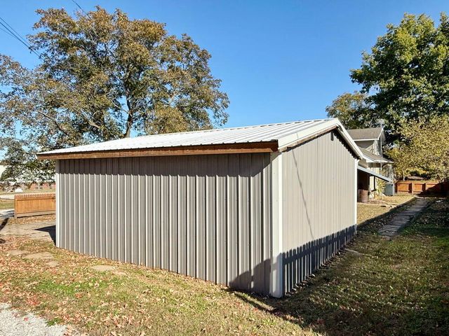 400 S Main Street, El Dorado Springs, MO 64744