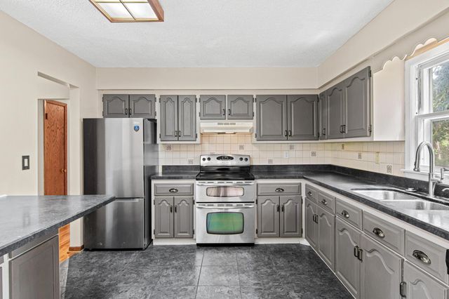 3225 Lanewood Lane N, Plymouth, MN 55447