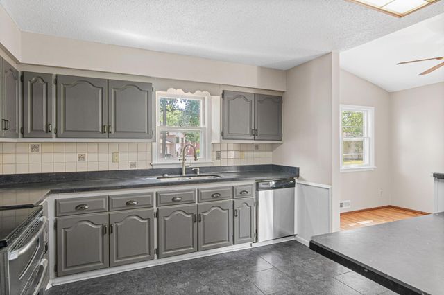 3225 Lanewood Lane N, Plymouth, MN 55447