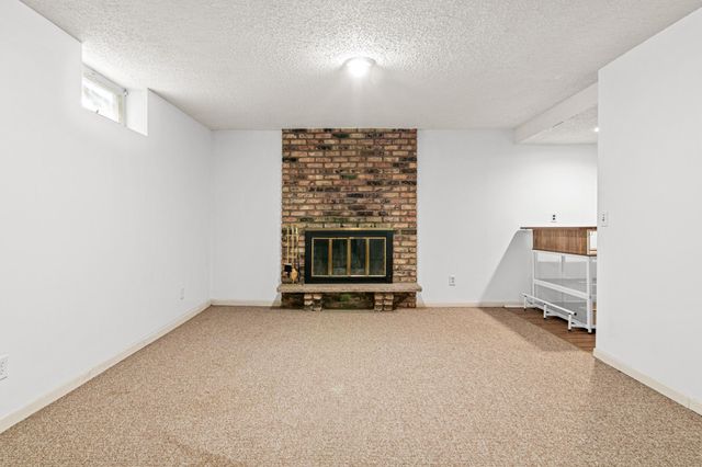 3225 Lanewood Lane N, Plymouth, MN 55447