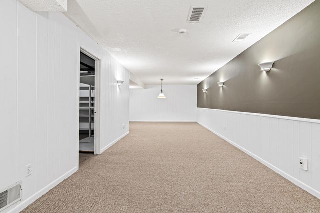 3225 Lanewood Lane N, Plymouth, MN 55447