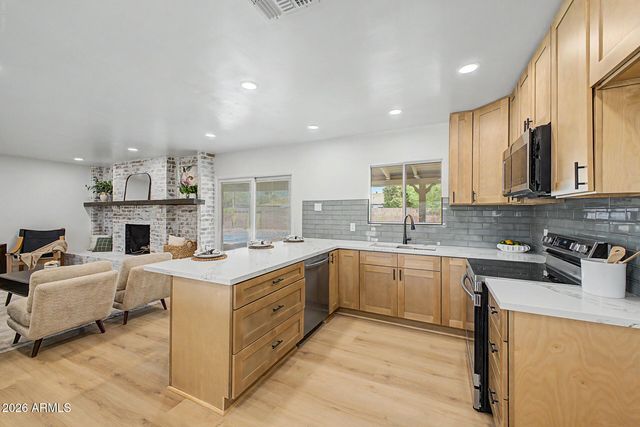 1538 W OCOTILLO Road, Phoenix, AZ 85015
