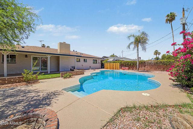 1538 W OCOTILLO Road, Phoenix, AZ 85015
