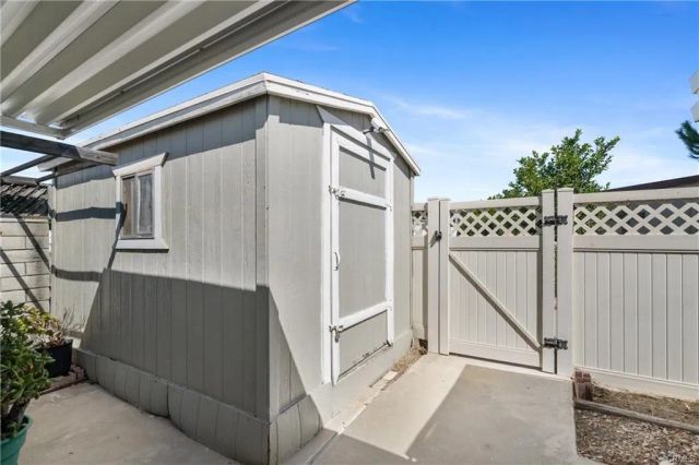 992 ELK, Hemet, CA 92543