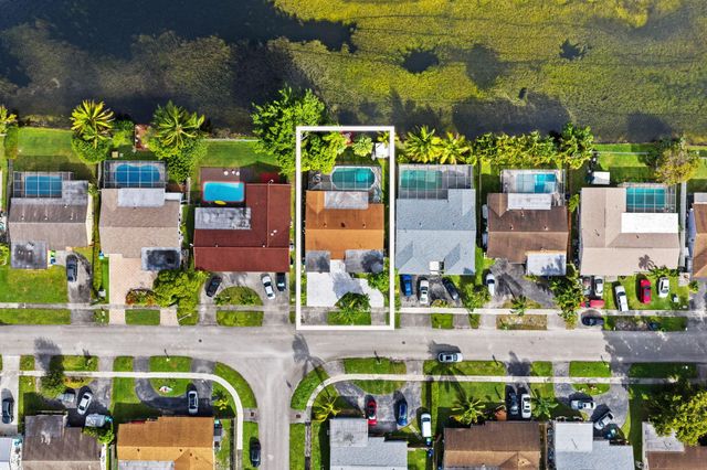 10331 NW 24th Ct, Sunrise, FL 33322