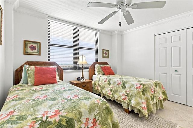 260 Seaview CT 1805, Marco Island, FL 34145