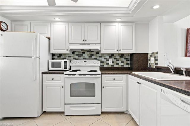 260 Seaview CT 1805, Marco Island, FL 34145