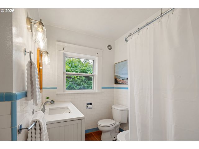 775 W 11th Ave, Eugene, OR 97402