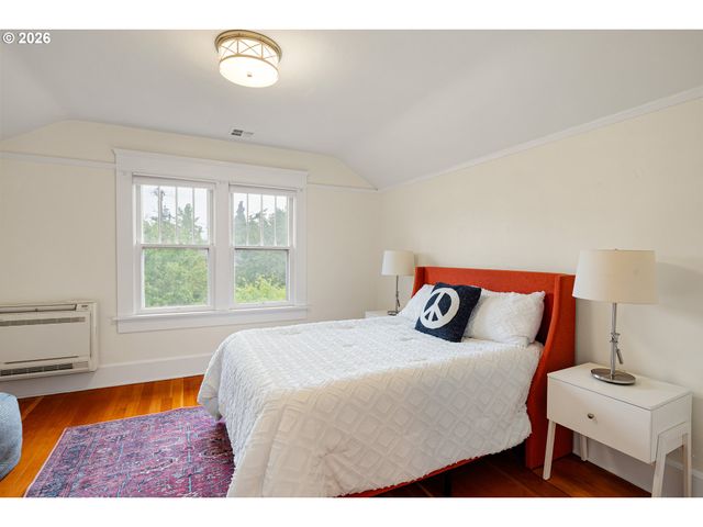 775 W 11th Ave, Eugene, OR 97402