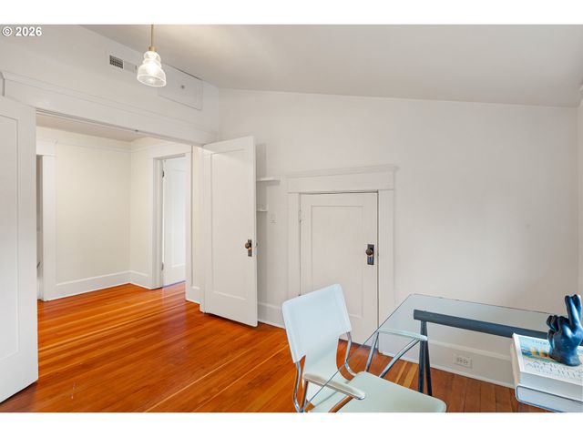 775 W 11th Ave, Eugene, OR 97402