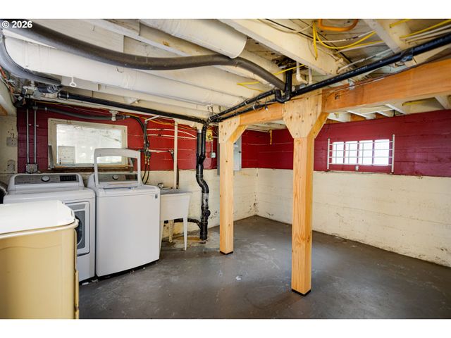 775 W 11th Ave, Eugene, OR 97402