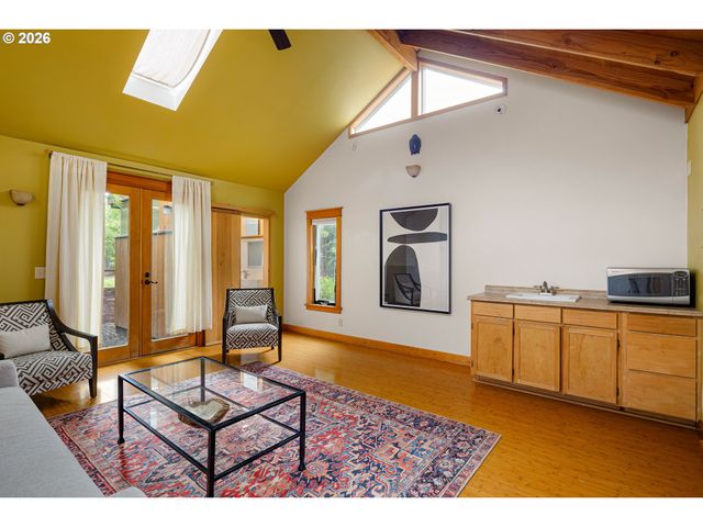 775 W 11th Ave, Eugene, OR 97402