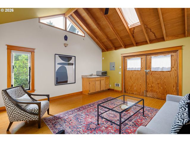 775 W 11th Ave, Eugene, OR 97402