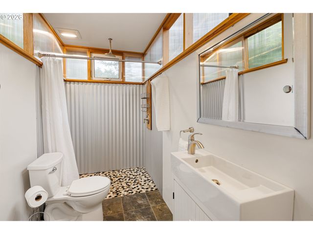 775 W 11th Ave, Eugene, OR 97402