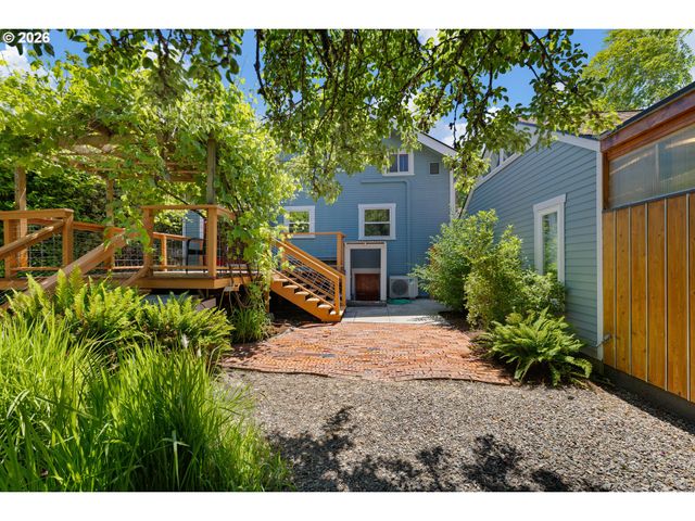 775 W 11th Ave, Eugene, OR 97402