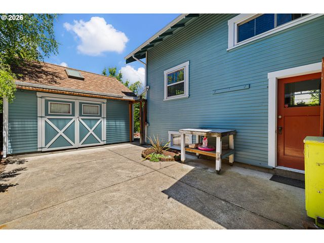 775 W 11th Ave, Eugene, OR 97402