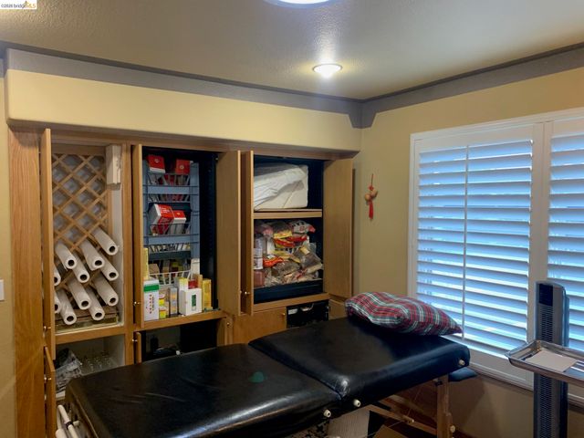 2 Belshaw St, Antioch, CA 94509