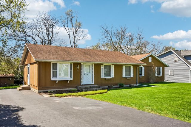 407 Fairfield Drive, Island Lake, IL 60042
