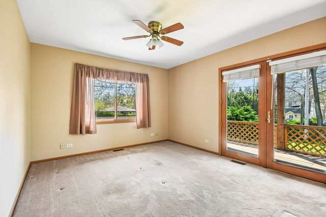 407 Fairfield Drive, Island Lake, IL 60042