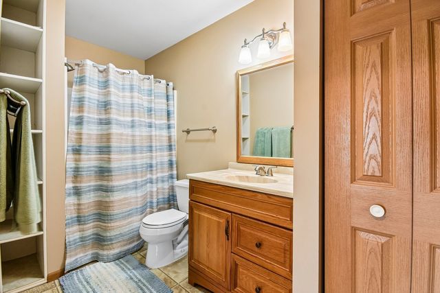 407 Fairfield Drive, Island Lake, IL 60042