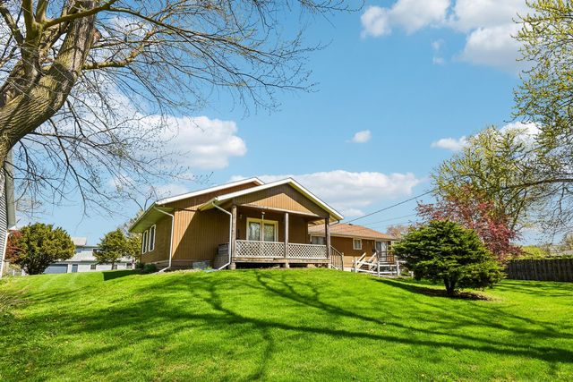 407 Fairfield Drive, Island Lake, IL 60042