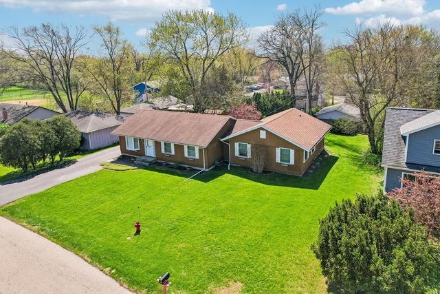 407 Fairfield Drive, Island Lake, IL 60042