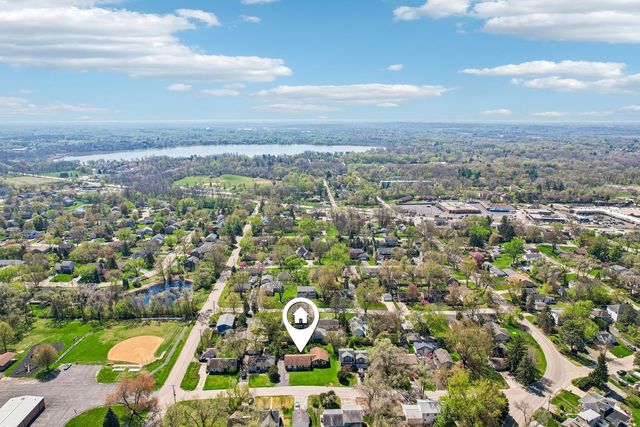 407 Fairfield Drive, Island Lake, IL 60042