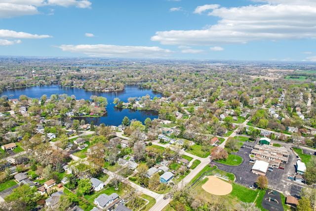 407 Fairfield Drive, Island Lake, IL 60042