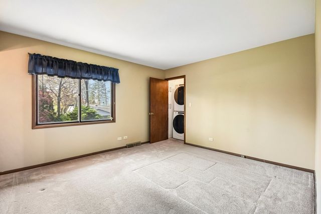 407 Fairfield Drive, Island Lake, IL 60042