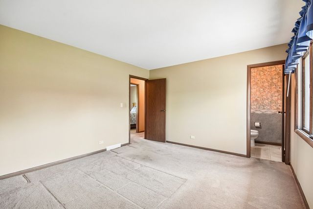 407 Fairfield Drive, Island Lake, IL 60042