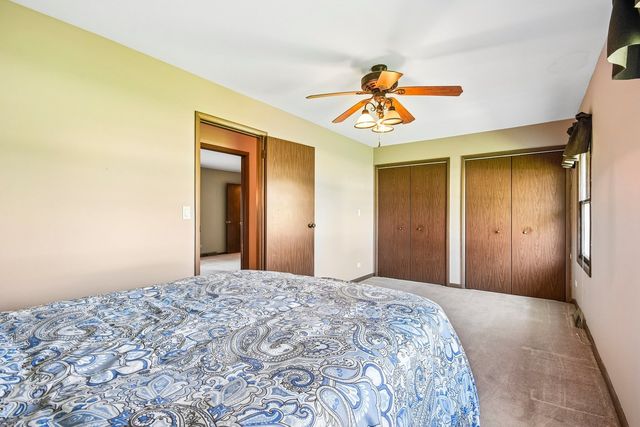 407 Fairfield Drive, Island Lake, IL 60042