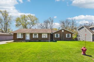 407 Fairfield Drive, Island Lake, IL 60042