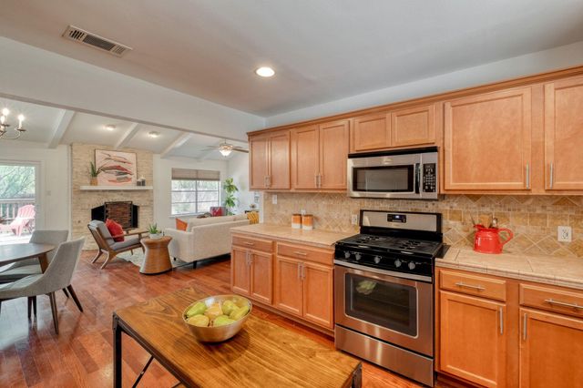 6612 Ashland DR, Austin, TX 78723