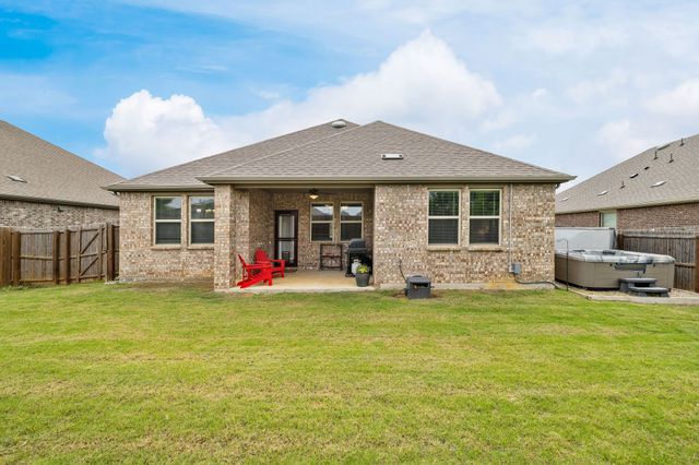 10117 Table Bluff Street, Aubrey, TX 76227