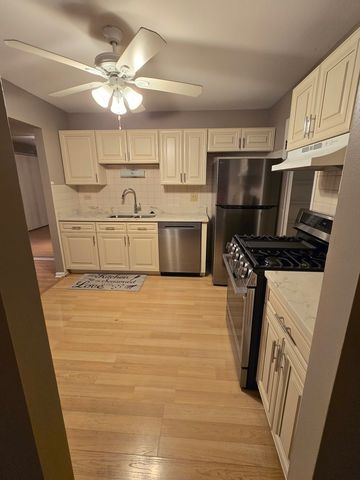 314 Silverwood Court B1, Schaumburg, IL 60193