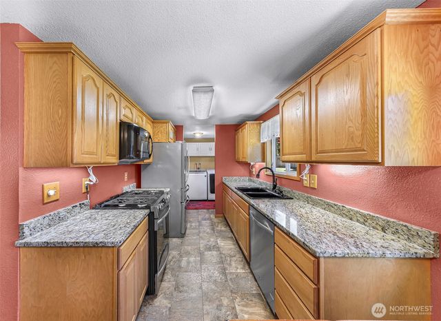 5215 Richmond Crescent, Blaine, WA 98230