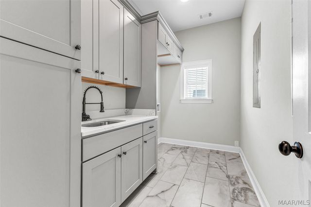 526 Midland Drive, Wetumpka, AL 36093
