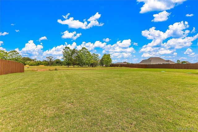 526 Midland Drive, Wetumpka, AL 36093