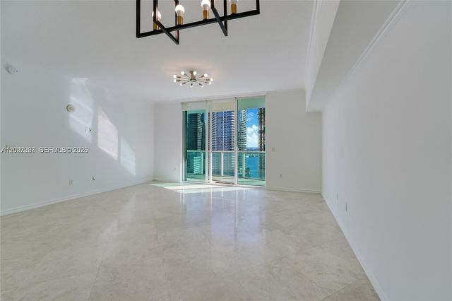 31 SE 5th St 3306, Miami, FL 33131