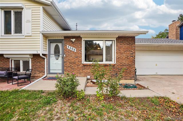 3208 S Ensenada Way, Aurora, CO 80013