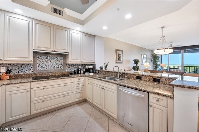 23850 Via Italia CIR 404, Estero, FL 34134