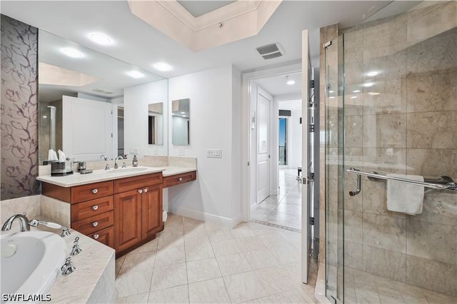 23850 Via Italia CIR 404, Estero, FL 34134
