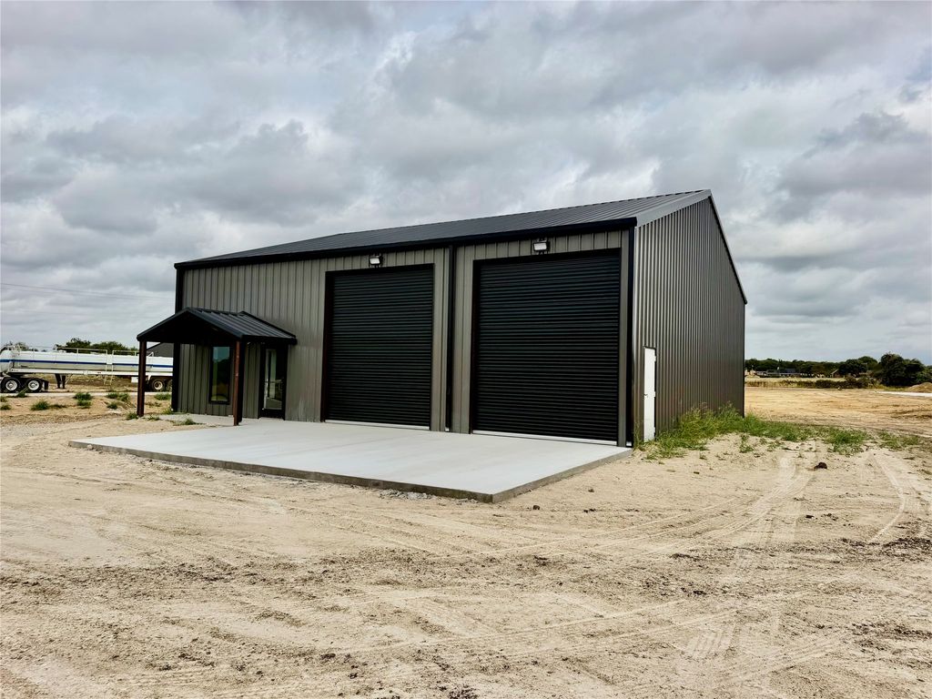 1016 Building 300 Industrial Court, Weatherford, TX 76085 — photo 3