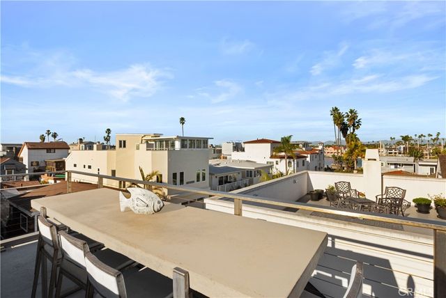 44 61st Place, Long Beach, CA 90803